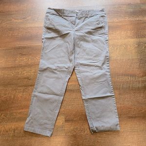 Ladies size 10 crop pants.